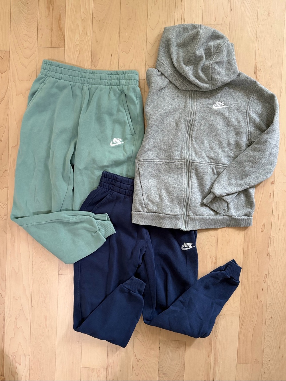 Nike Kids size Medium : 2 sweatpants 1 sweatshirt